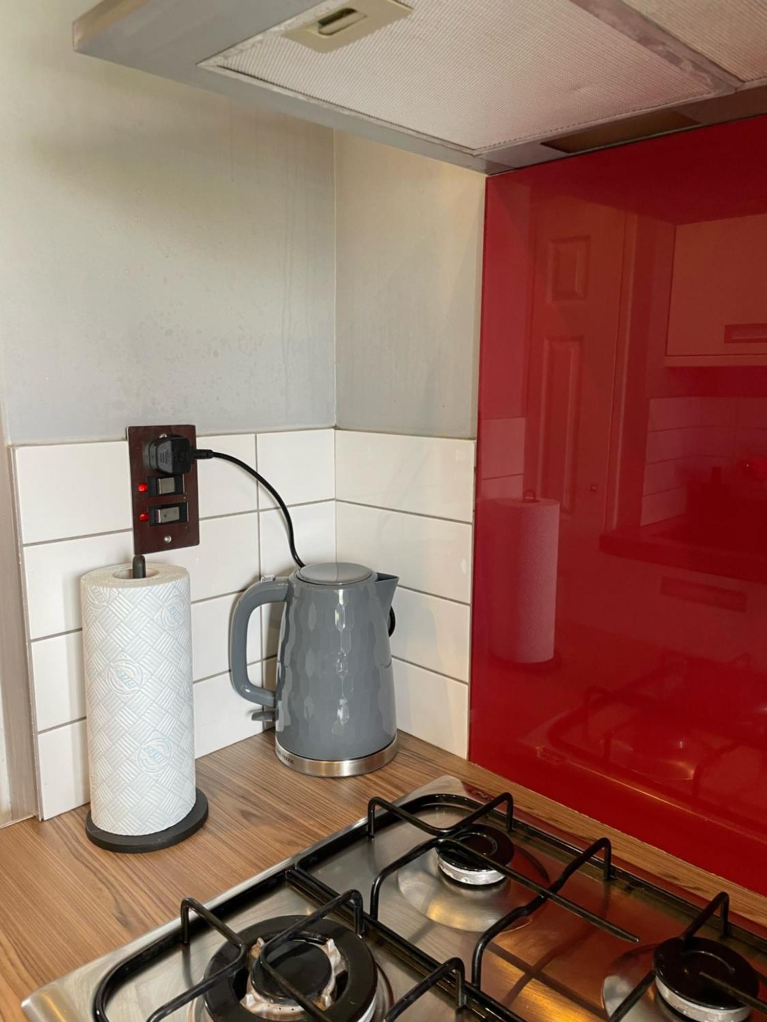 Top Floor 1 Bedroom Apartment With Views Over Londyn Zewnętrze zdjęcie